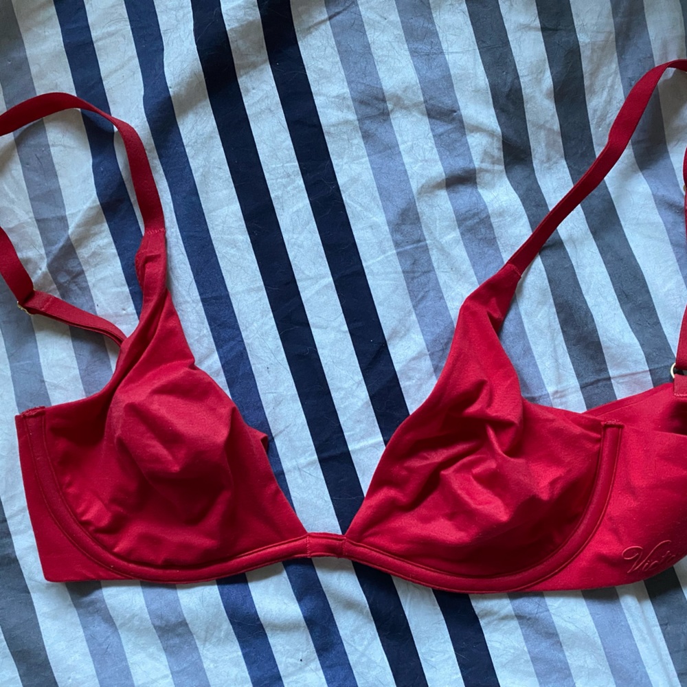 Extra soft Victorias Secret red unlined bra